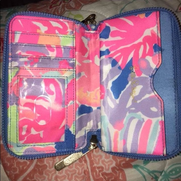 Lilly Pulitzer Wristlet - Picture 2 of 6